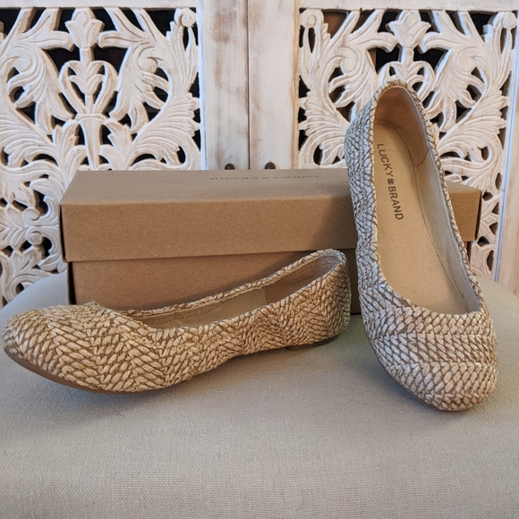 Summer Flats - Picture 2 of 4